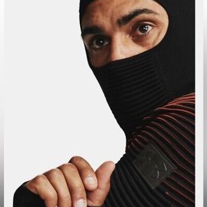 UNDER ARMOUR NWT INTELLIKNIT BALACLAVA FULL HOODY w/ THUMB HOLES TOP SIZ…